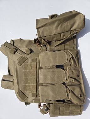Tactical Chest Rig Vest in Coyote Brown
